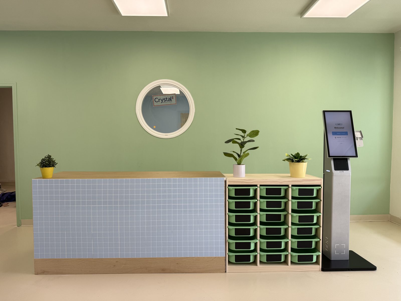 Kokoni Pet Salon front desk and check-in kiosk